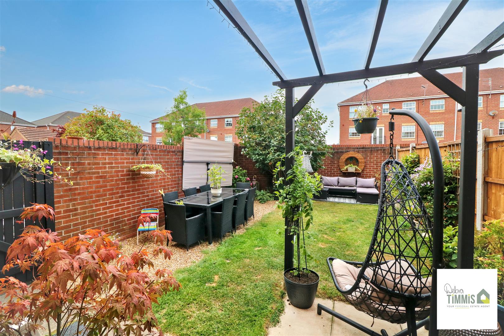 4 bed property in Leek New Road, Stoke-On-Trent